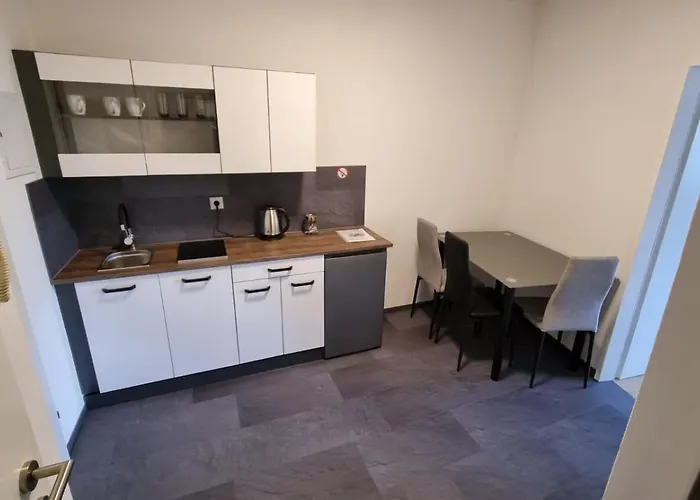 Apartment- Pernter شقة